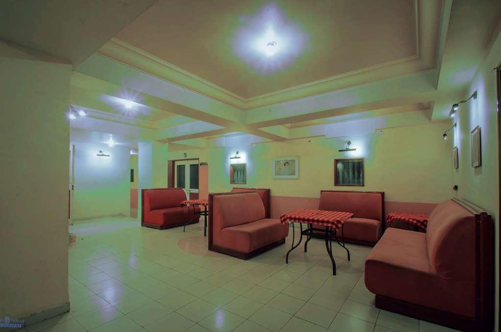Quality Inn Regency, Nashik Interior foto