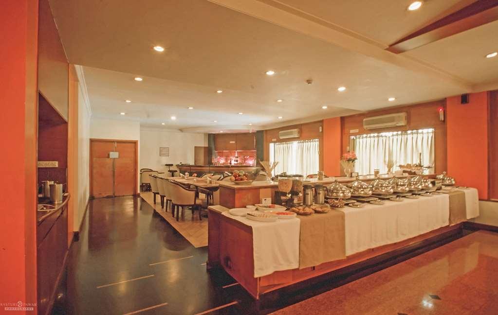 Quality Inn Regency, Nashik Restaurante foto