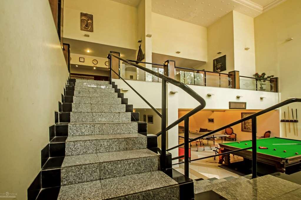 Quality Inn Regency, Nashik Interior foto
