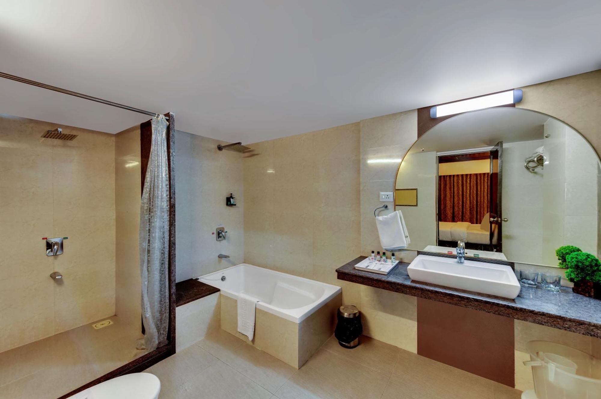 Quality Inn Regency, Nashik Exterior foto