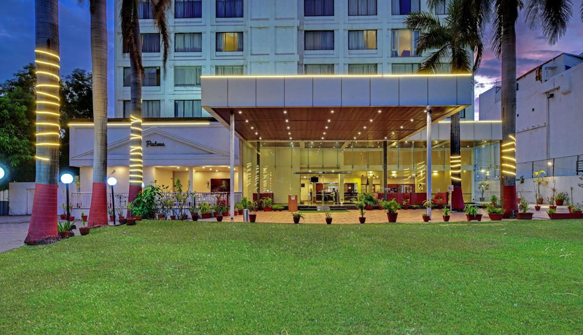 Quality Inn Regency, Nashik Exterior foto