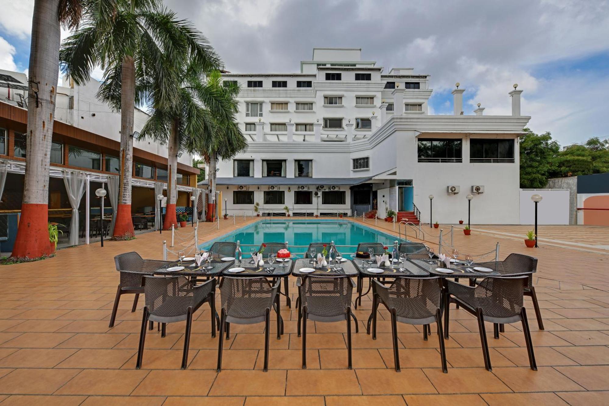 Quality Inn Regency, Nashik Exterior foto